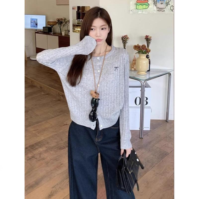 Fashion Versatile Knitted Sweater Simple Commuter Cardigan Embroidery Design Sense Small Age Reducing Short Jacket Tide
