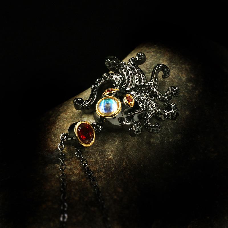 European and American Creative New Products Black Gold Two Color Octopus Necklace Accessories Halloween Fashion Gifts
