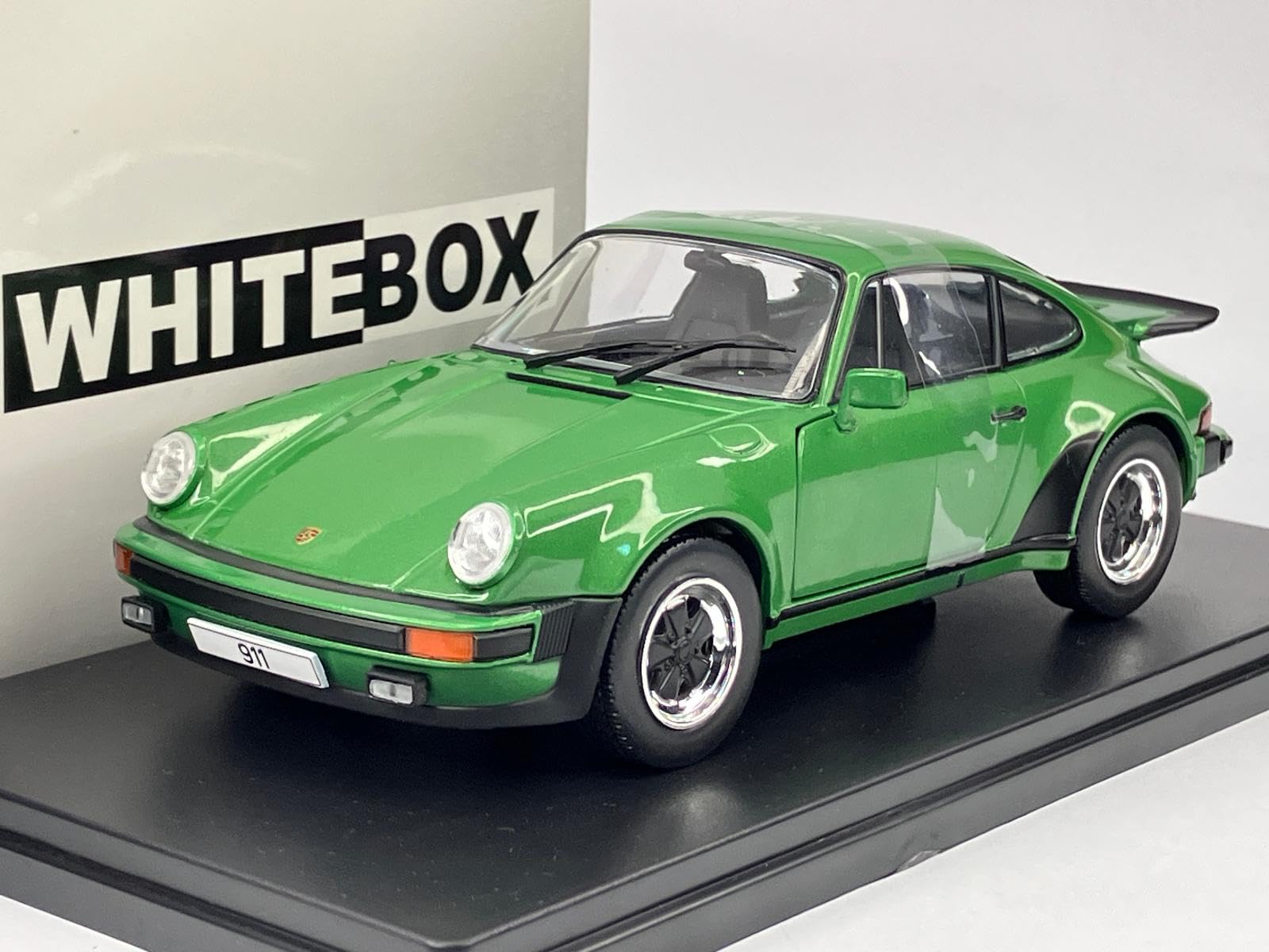 

WHITEBOX Миниатюрная модель автомобиля Porsche 1/24 911 (930) Турбо Зеленый WB124188