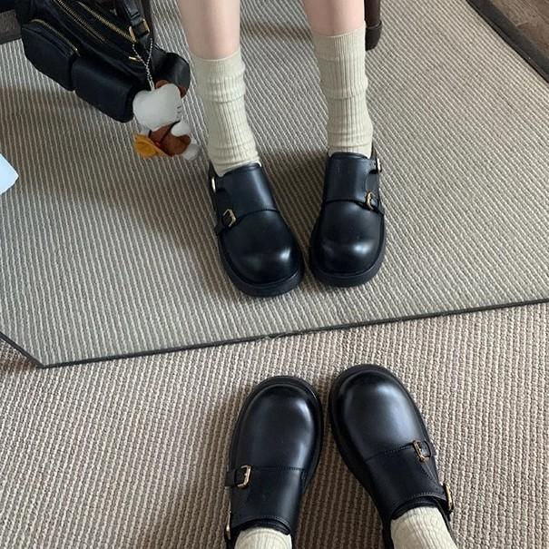 Spot Traubenmutter mit den gleichen Loafers, Doppelschnalle mit einem Pedal, hässlich und niedlich vielseitig retro britischer Stil Großkopf-Lederschuhe Damen