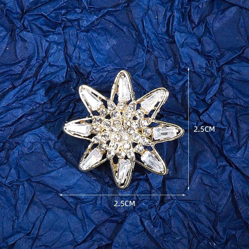 Luxury Animal-Themed Corsage: Elegant Holiday Gift for Women