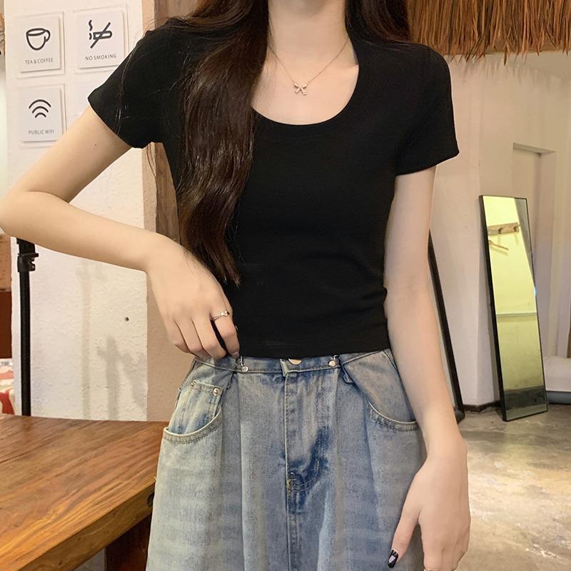 Burgunderweißes schlankmachendes kurzes Top für Damen Sommer 2024 neu reine Baumwolle rechte Schulter bedeckendes Kurzarm-Unterzieh-T-Shirt