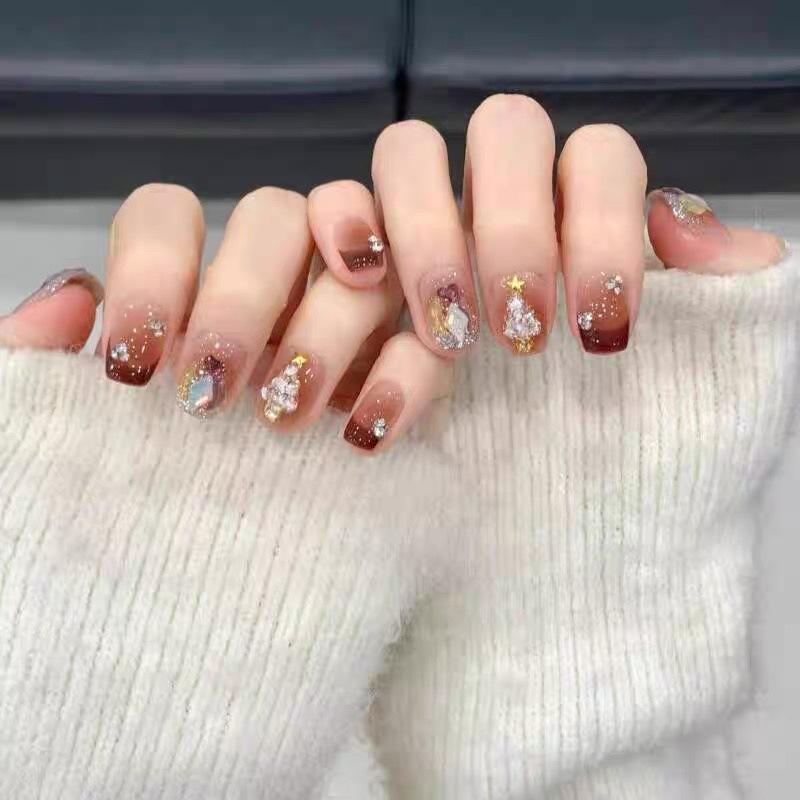 

Handmade Christmas Tree Nail Art Tips with Blushing Diamond and Super Flash Finish