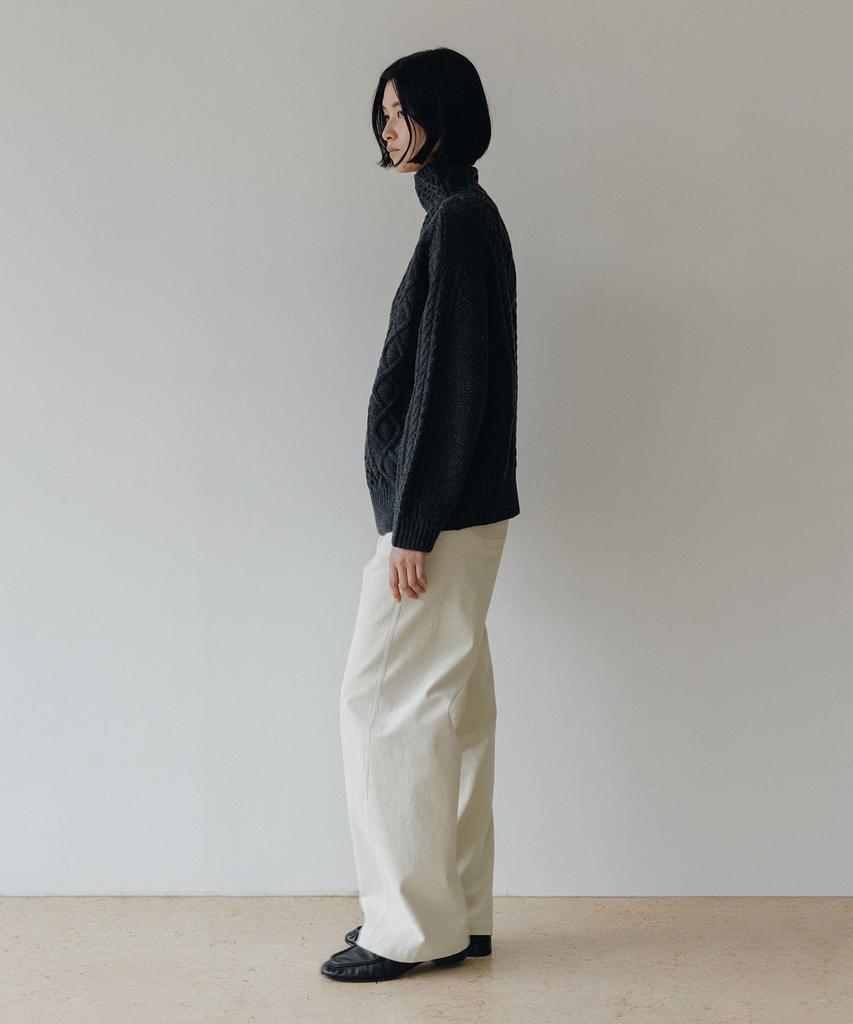 Beullaengkeulumumeon Cable Turtleneck Knit_Charcoal