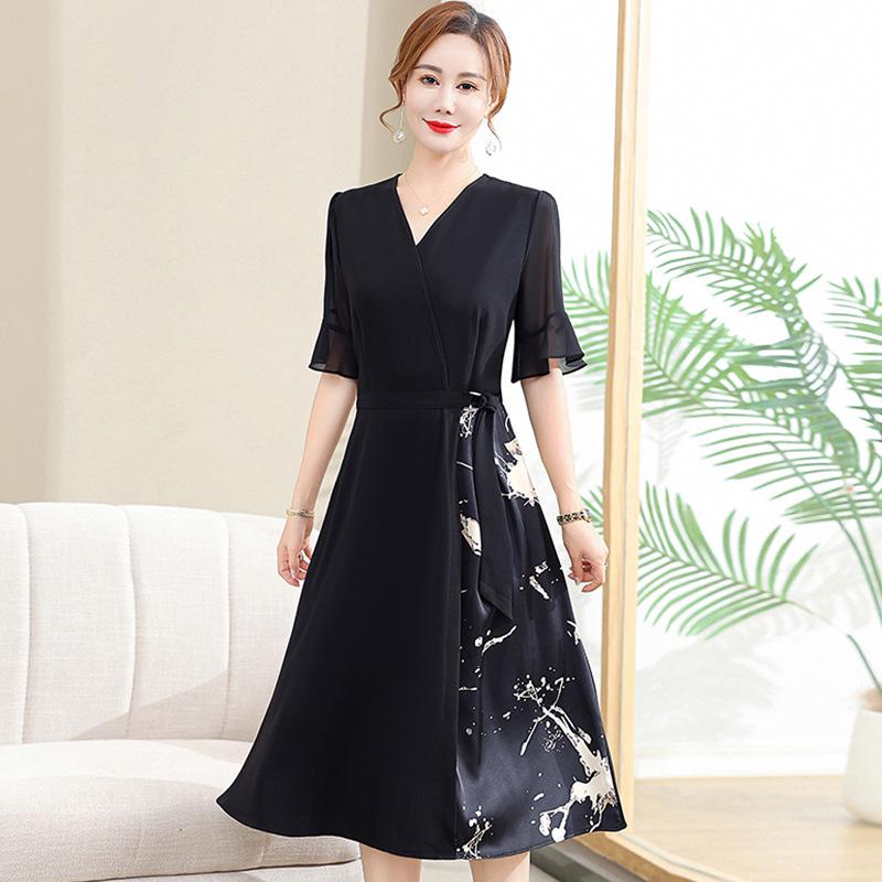 

Elegant V-Neck Short-Sleeve Dress for 40-50-Year-Old Women 1XL (suitable for 80-100 jin) чорний