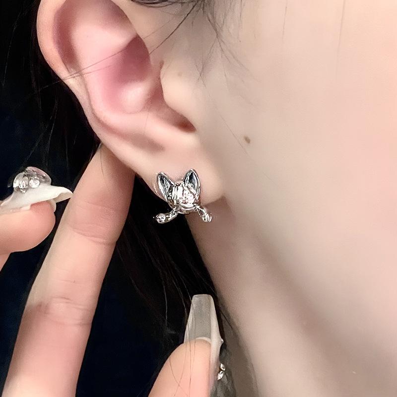 Premium Cat Stud Earrings Female Niche Design Earrings Cold Wind French G Personality Sweet Cool Wind Earrings