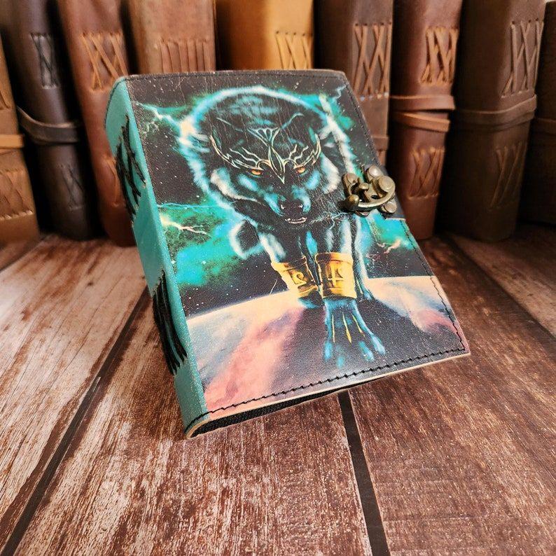 

Кожаный блокнот с волком, Блокнот, Кожаный скетчбук, Кожаный дневник, Дневник сновидений, Персонализированный блокнот, Блокнот для записей, Подарок для него/нее. 7 x 5 in