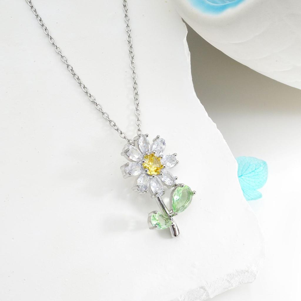 Fashion Sweet Zircon Sunflower Pendant Necklaces for Women Stainless Steel Chain Jewelry Accessories Wedding Party Gifts