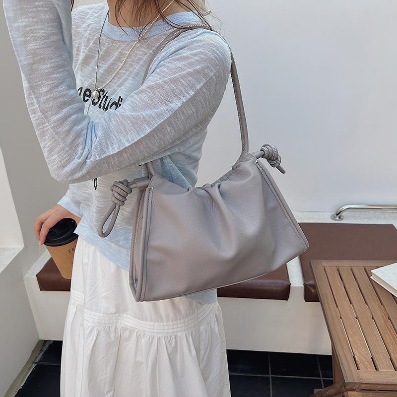 Pleated handbag versatile underarm bag women's 2025 autumn and winter new fashion shoulder bag commuter messenger bag
