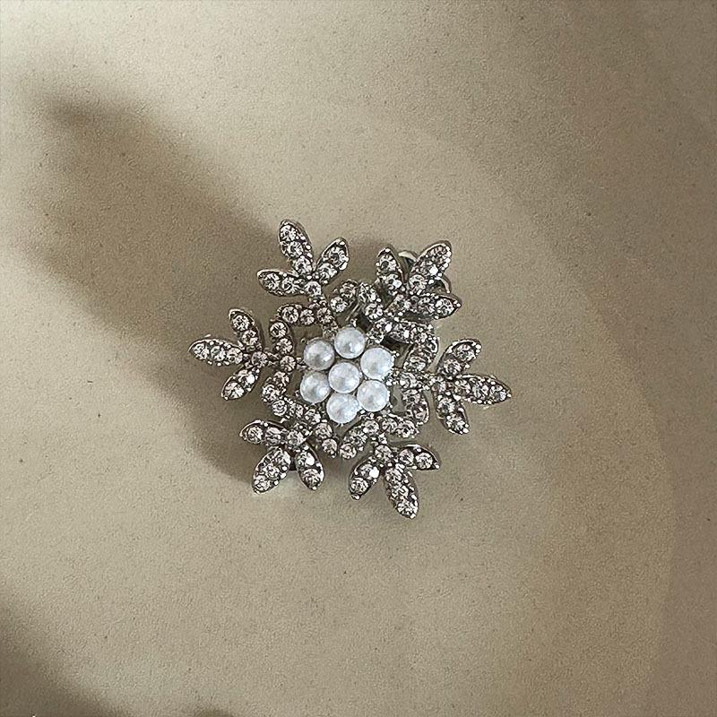 Elegant Winter Rhinestone Snowflake Hair Clip for Girls - Glittering Christmas & Autumn Accessory