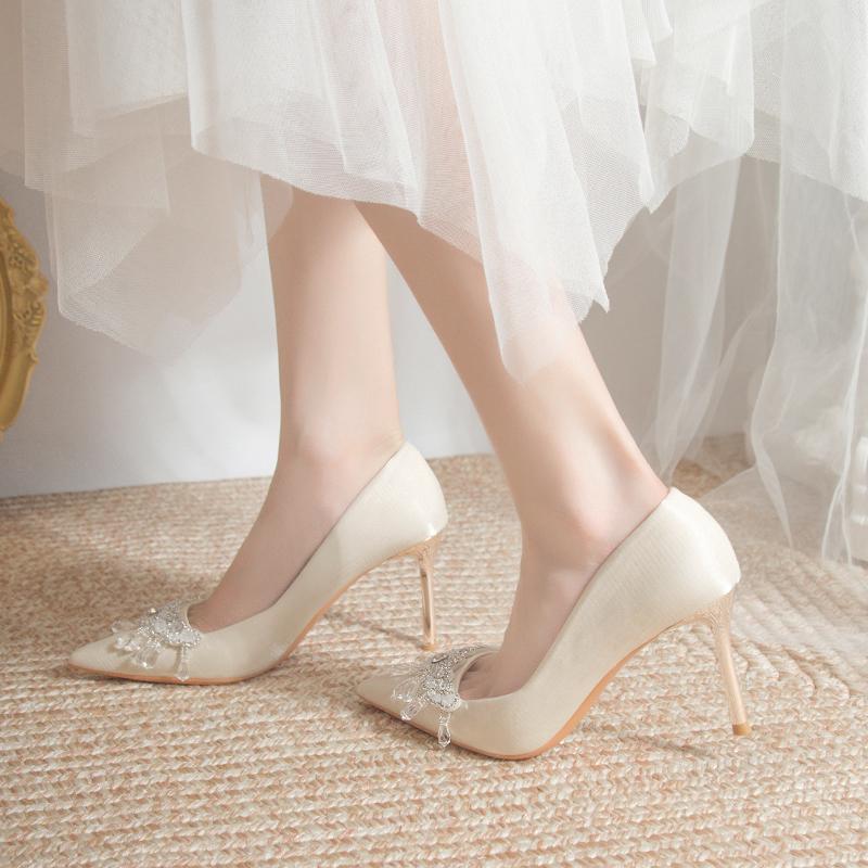 Mode Klassiska Pumps Kvinnliga Slip-on Tunna Höga Klackar Spetsig Tå Bröllopsfest Damskor Kristall Snöre Pärla Sommarskor
