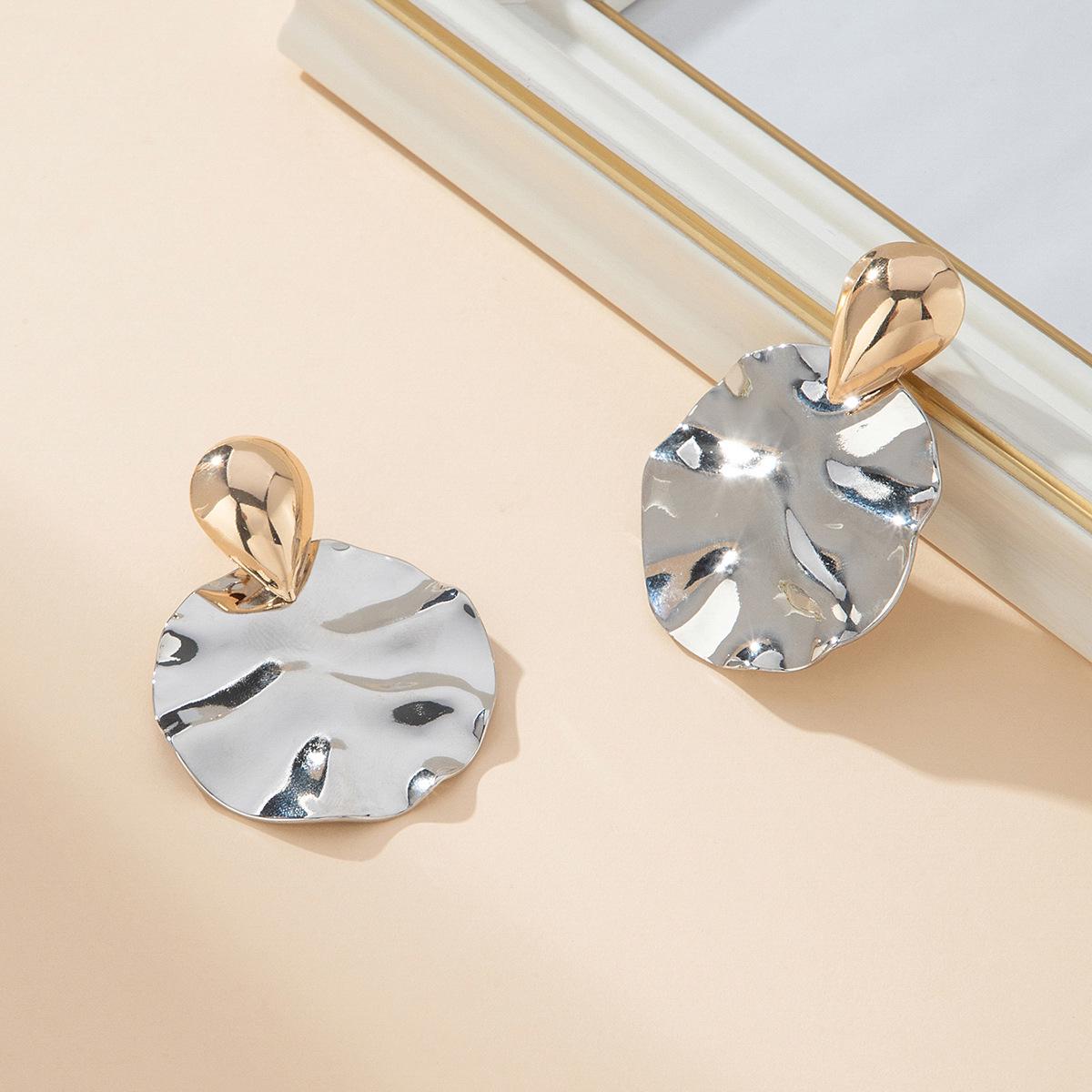 French Retro Water Wave Geometric Stud Earrings - Women s Elegant Irregular Round Design
