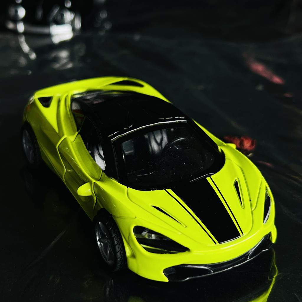 1: 36 Door Alloy Sports Car Model Simulation Return Force Children'S Toy Car Boy Gift Ornament