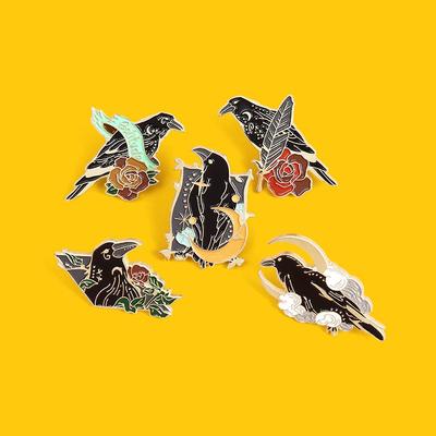 Lindo Broche de Cuervo Estilo Oscuro - Insignia de Pájaro Metálica Esmaltada para Accesorios de Ropa