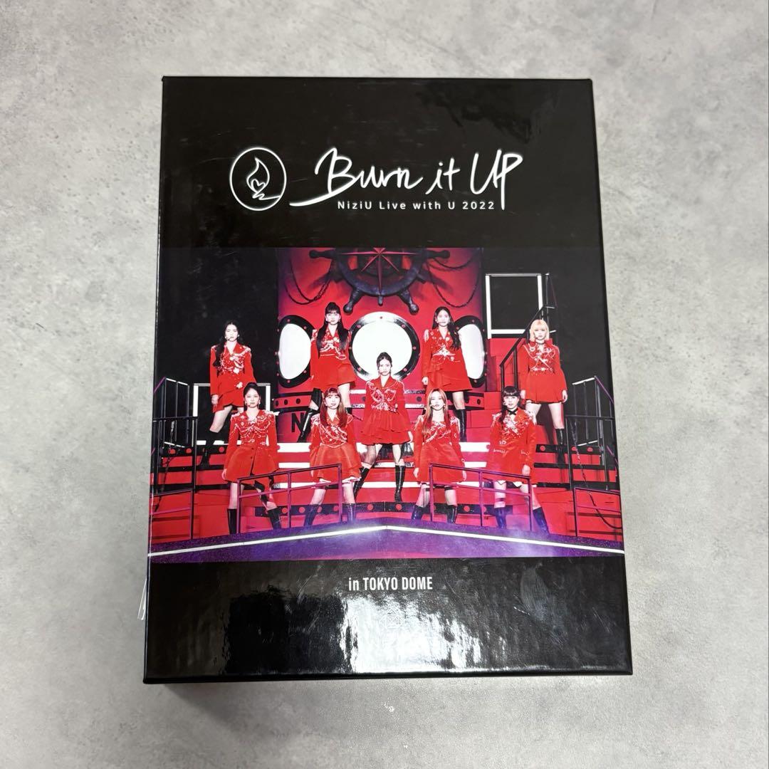 

[USED] BURN IT UP NiziU album CD