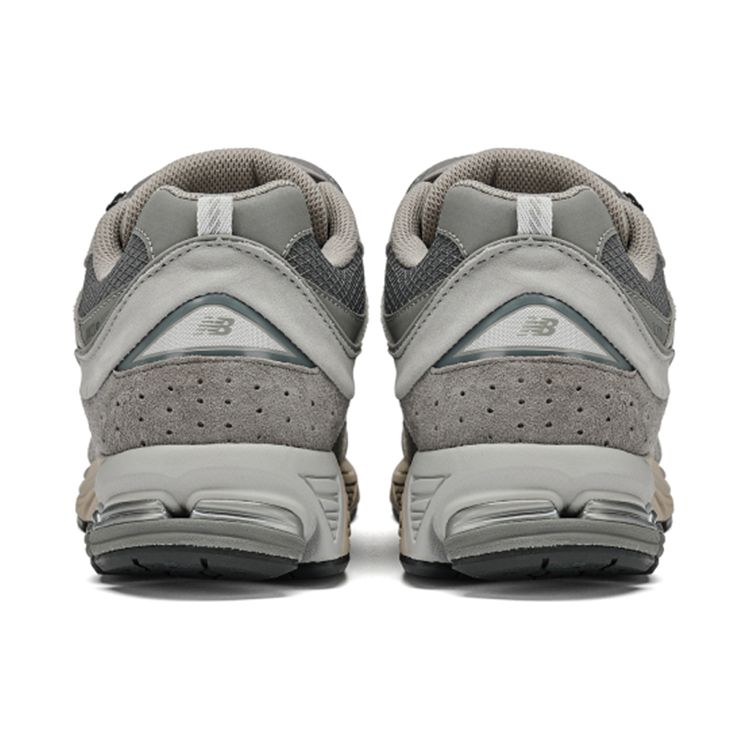 New Balance 2002R Pouch - Summer Fog Unisex Sneakers Grau Team-Away-Grau Dunkel-Silber-Metallic M2002RVC