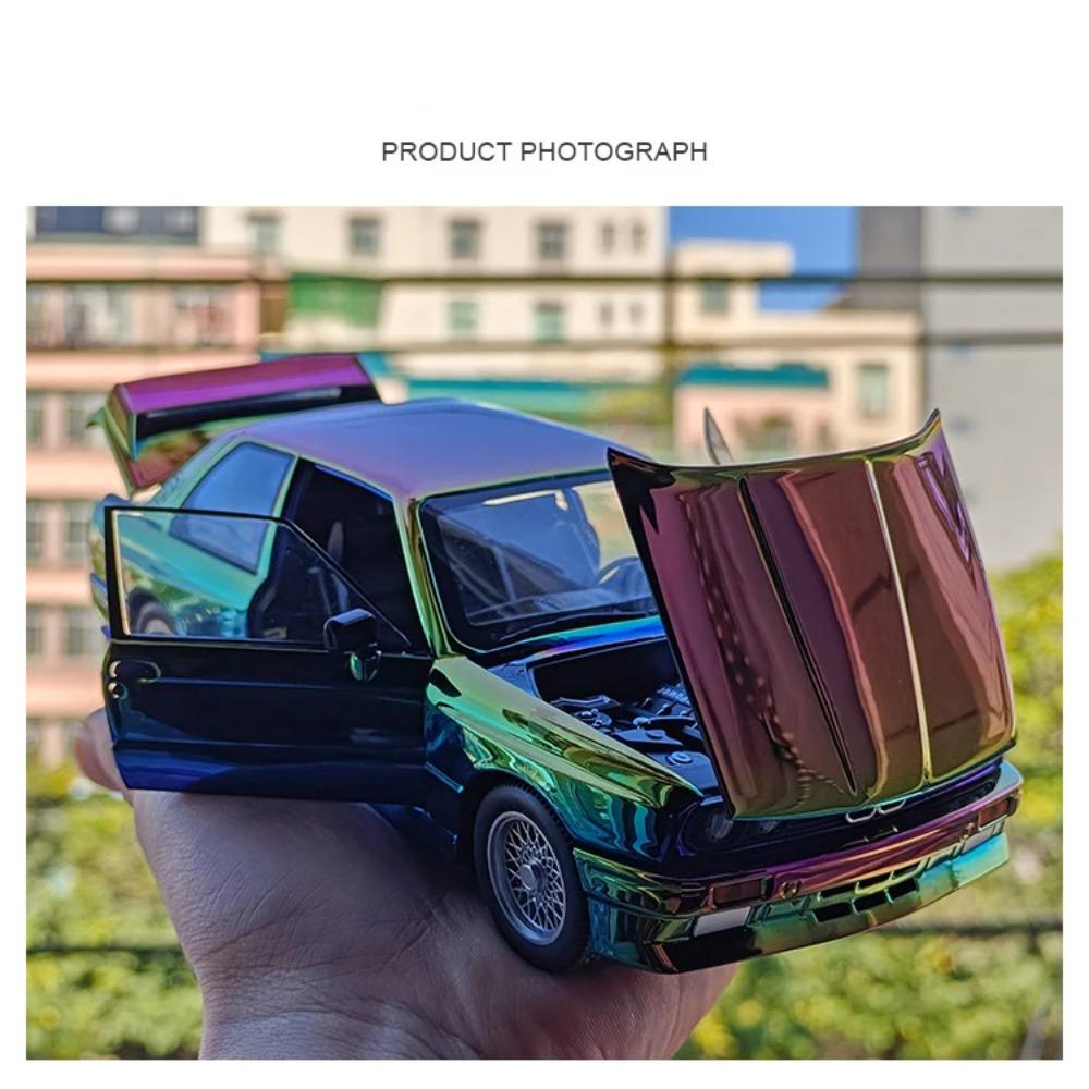 1/24 BMW M3 E30 GALVANIZZATO Modello in Lega Modello di Auto in Lega Suono e Luci Pull Back Giocattolo per Bambini Collezionabili Regalo di Compleanno