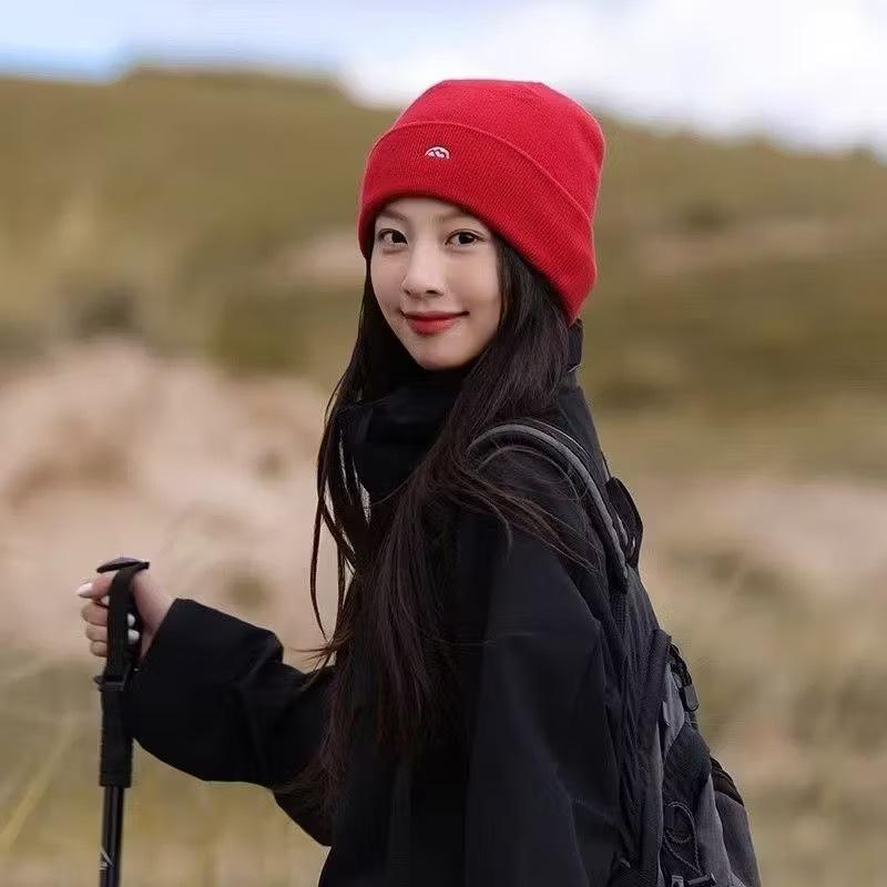 Winter Mountain Peak Knitted Hat Outdoor Mountaineering Windproof Warm Wool Hat Women's Fashion Casual Elastic Wool Pullover Hat