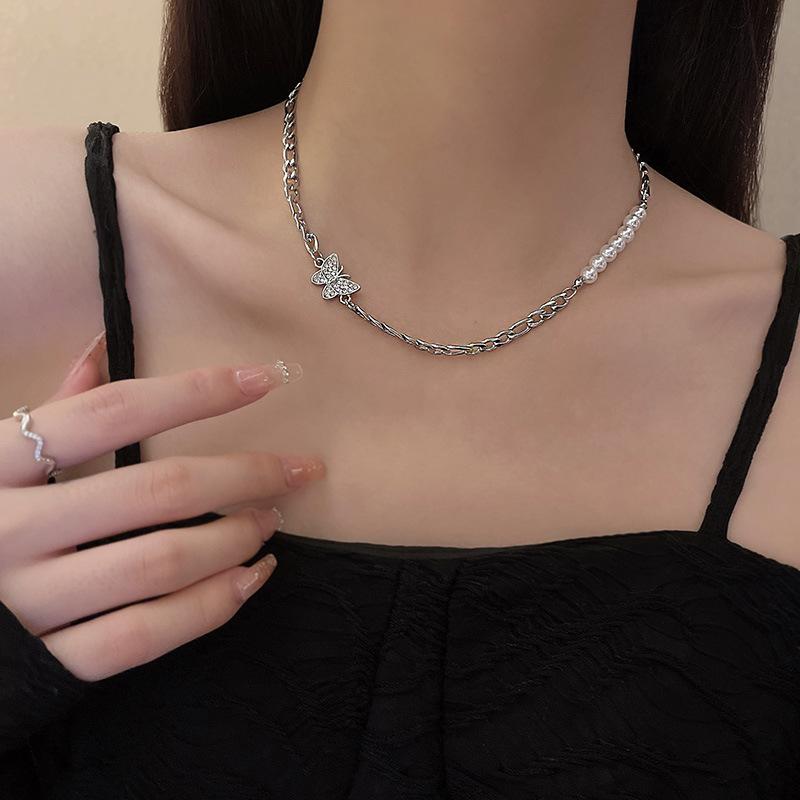 Four Pearl Pendant Necklace Women'S Light Luxury Niche Collarbone Chain Design Sense Simple Accessories