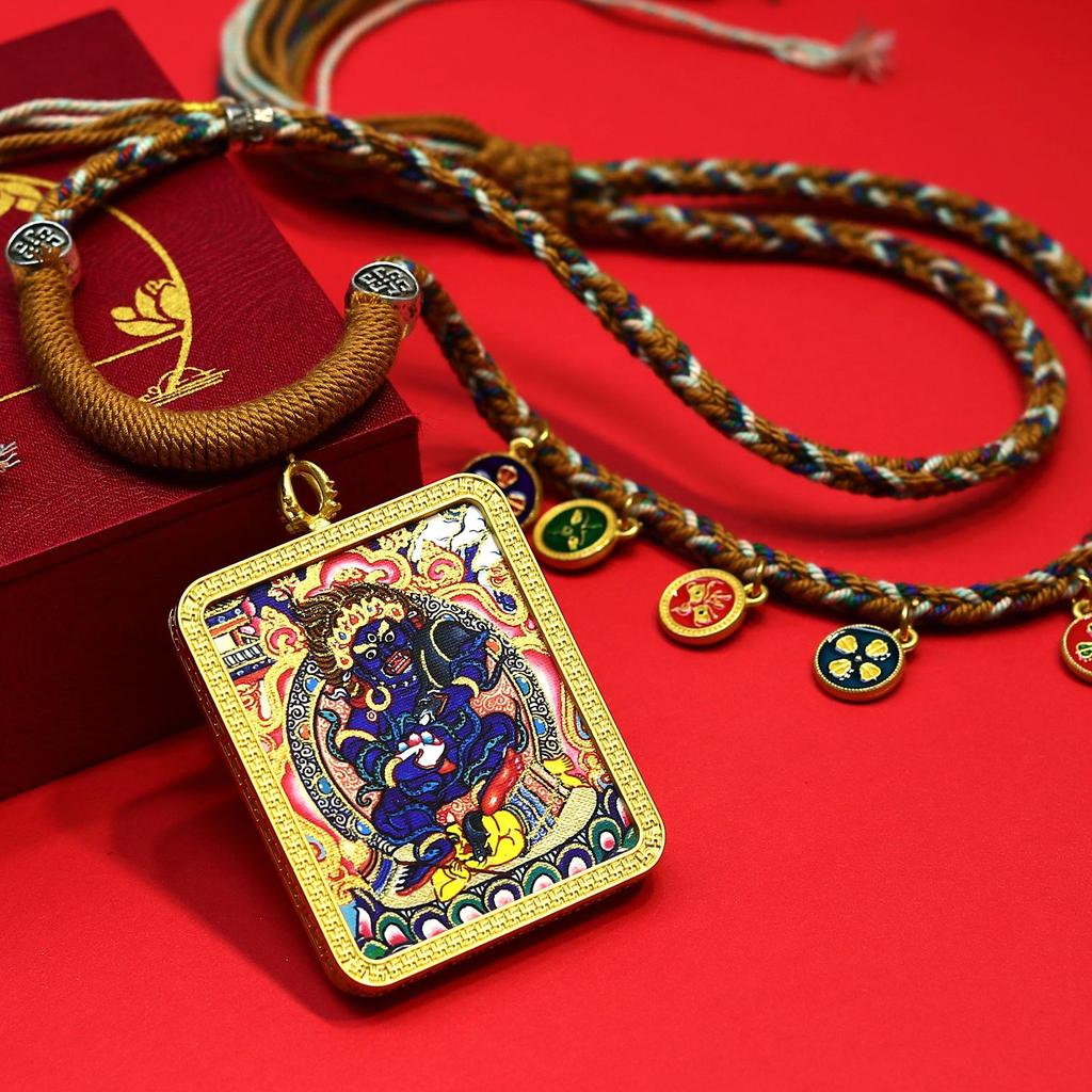 Schwarzer Jambhala Gold Mahakala Thangka Anhänger Halskette mit Acht Glückssymbolen & Lotus GAU Box