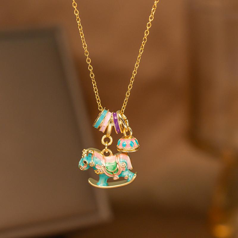 Uroczy naszyjnik z wisiorkiem konika na biegunach Emaliowany zawieszka Trojański Koń Łańcuszek na obojczyk Naszyjniki Dla Kobiet Dziewczyn Modna Biżuteria Prezent