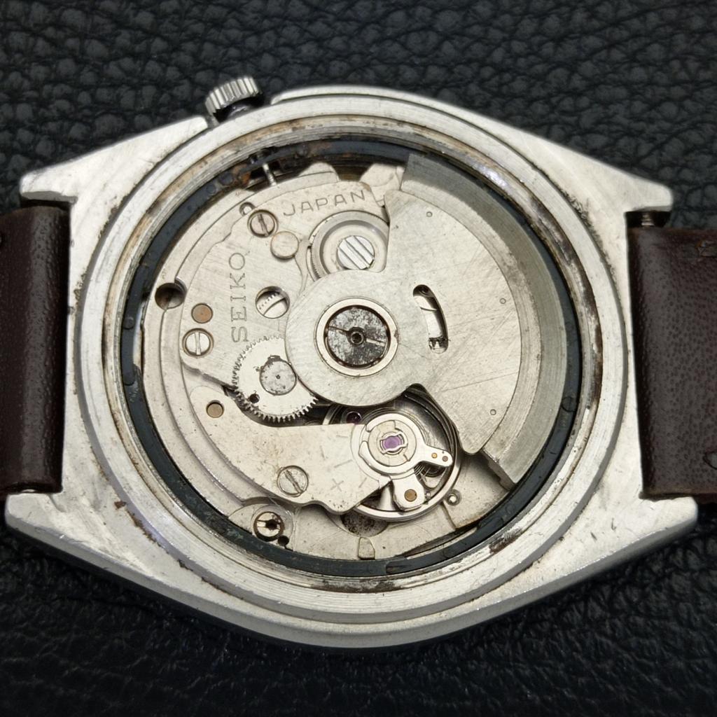 VINTAGE SEIKO 5 AUTOMATIC 7009A JAPAN MENS ARABIC RED COLOR DIAL WATCH a702665-1