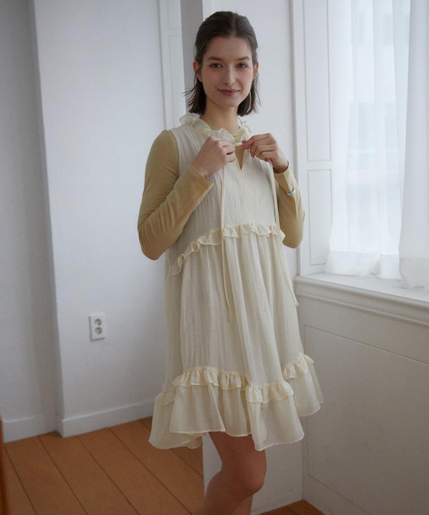 Wioi Shallot Ruffle Sleeveless Dress_Beige