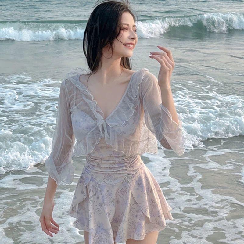 New One-piece Cover-up Dressh V-neck Slim Conservative Floral Print Hot Spring Vacation Swimwear Two-piece Two-piece Set