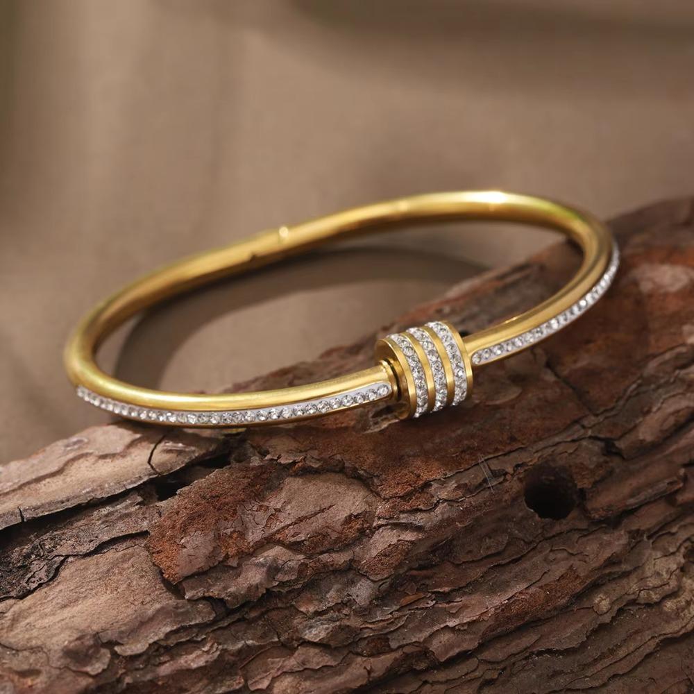 Titanium Steel Women Bracelets  Bangles Fashion Jewelry Cuff  Women's Daily Wear