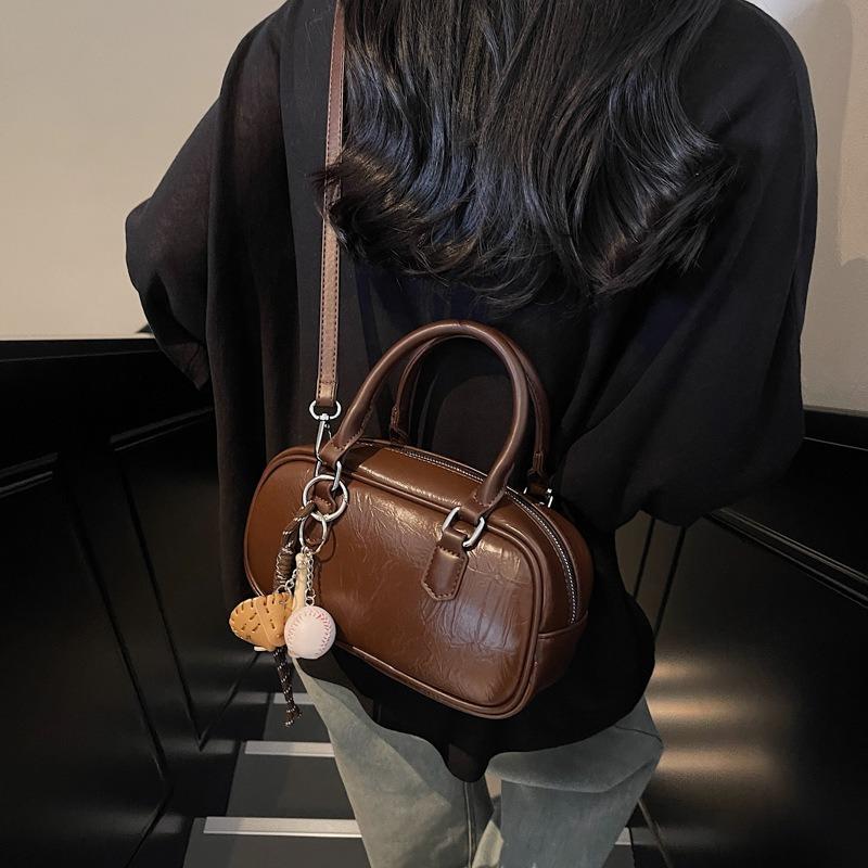 Retro Small Bag Women's Versatile New Fashion Messenger Bag Women's Portable Work Pillow Bag