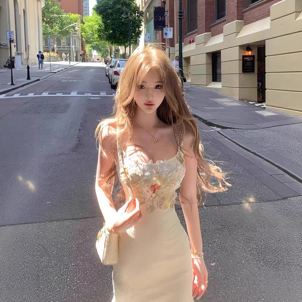 Elegant Lace Mesh Floral Fishtail Dress - Women's Waist-Defining, Slimming, Spaghetti Strap Bodycon for Spring/Summer