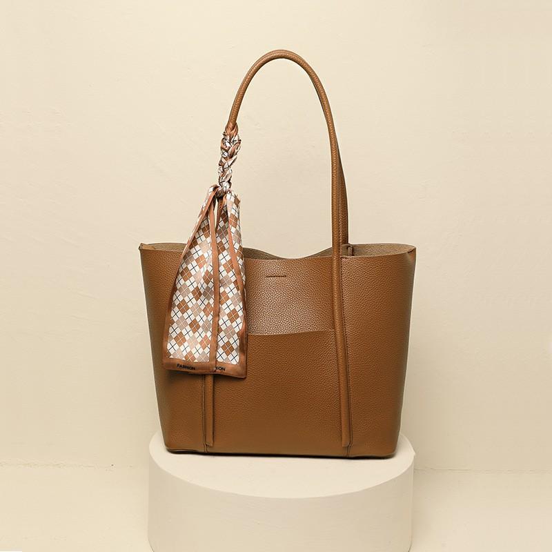 

Small Crowd Commuting Tote Bag Women 2025 New Style Fashionable High-quality Texture Large Capacity Single-shoulder Bucket