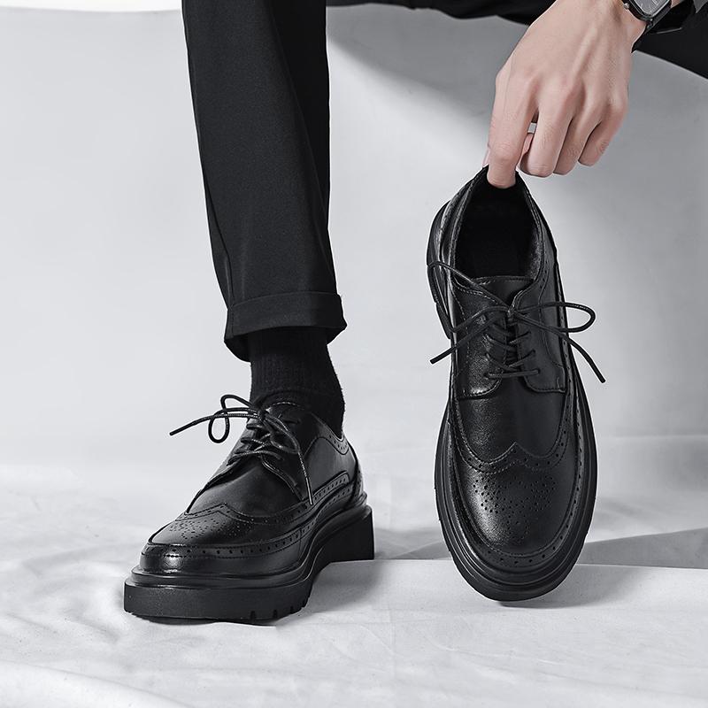 Fashion2024 British Style Men's Trend Luxury Brogues Shoes Men Wedding Leather Dress Shoes Black With Black Flats Formal Shoes Men