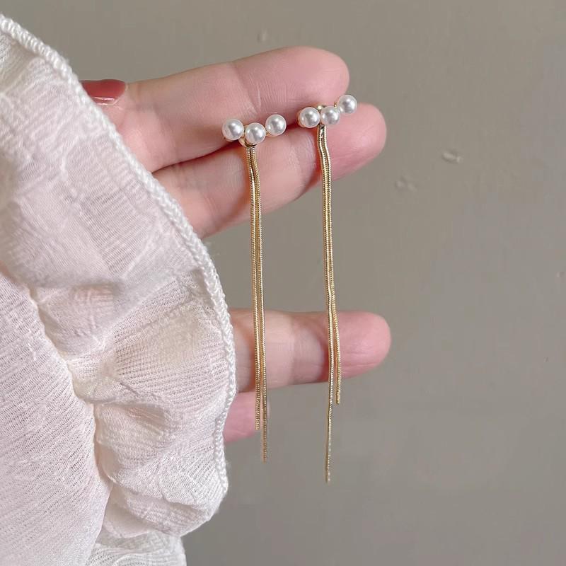 Elegant Pearl Tassel Ear Clips for Women - Luxury Fashionable Jewelry for Non-Pierced Ears