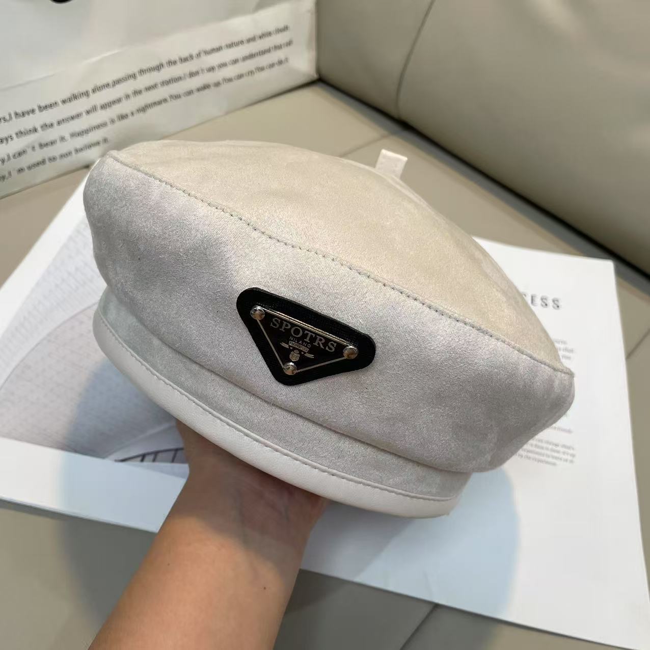 

Осенне-зимний треугольный вельветовый восьмиугольный берет из искусственной замши, женский, японский, ретро, подходящий ко всему, подчеркивающий лицо, берет шляпа маленького художника One Size