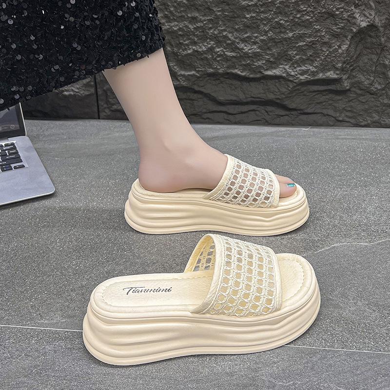 Baotou half slippers women's summer wear 2025 new fishing net surface thick bottom muffin height increase with skirt super fire cool slippers