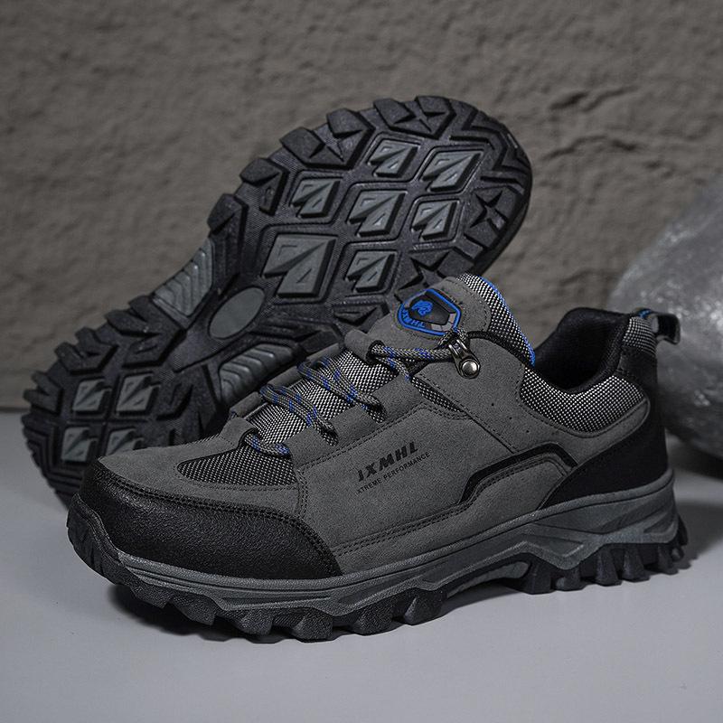 Winter outdoor non-slip and wear-resistant mountaineering shoes waterproof travel shoes soft-soled sports and leisure shoes