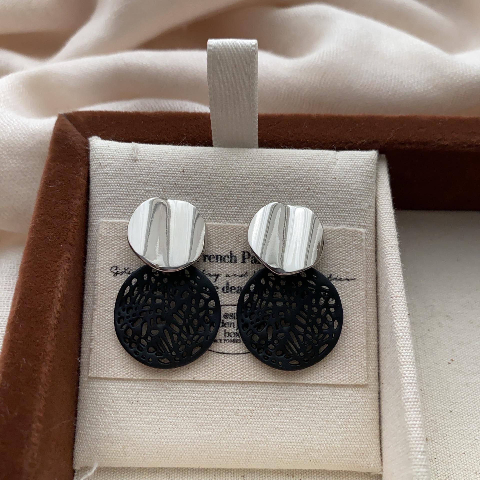 Metal Geometric Love Hollow Black Pattern Earrings Earrings Light Luxury Fashion Minimalist Retro Niche Personality Unique Earrings