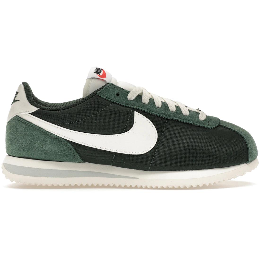 

Sneaker Nike Cortez TXT Fir (Women s)(DZ2795-300) 35.5