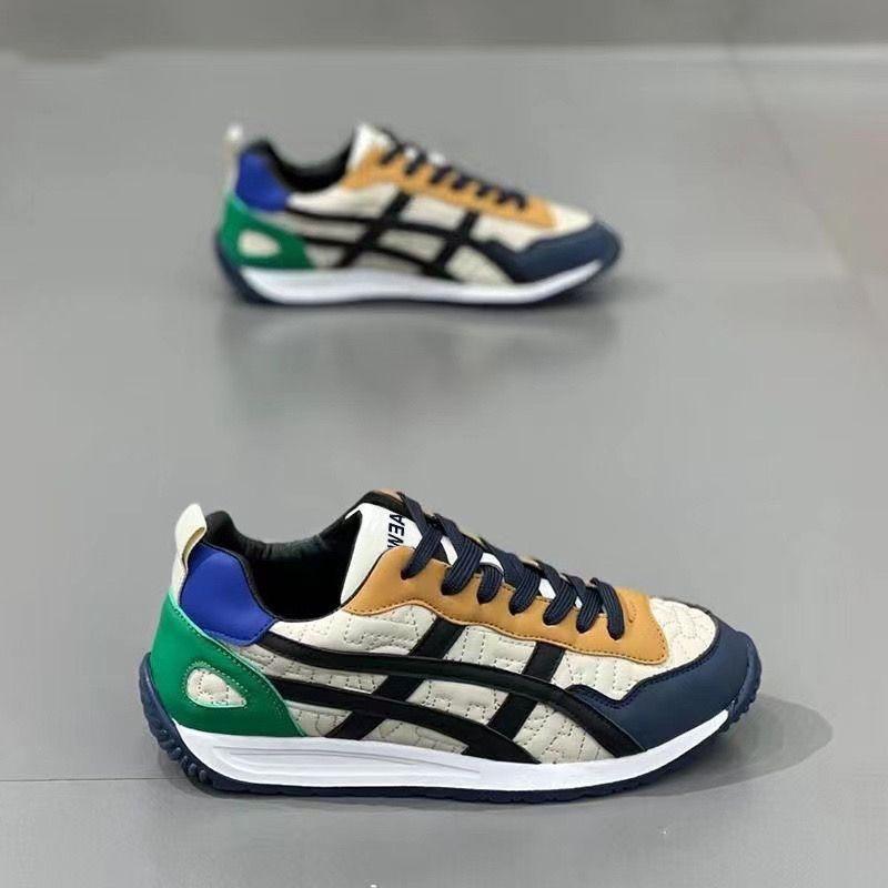 Casual Men's Shoes Spring New Breathable Low-top Casual Soft Sole Light Front Lace-up Board Shoes Fashionable Men