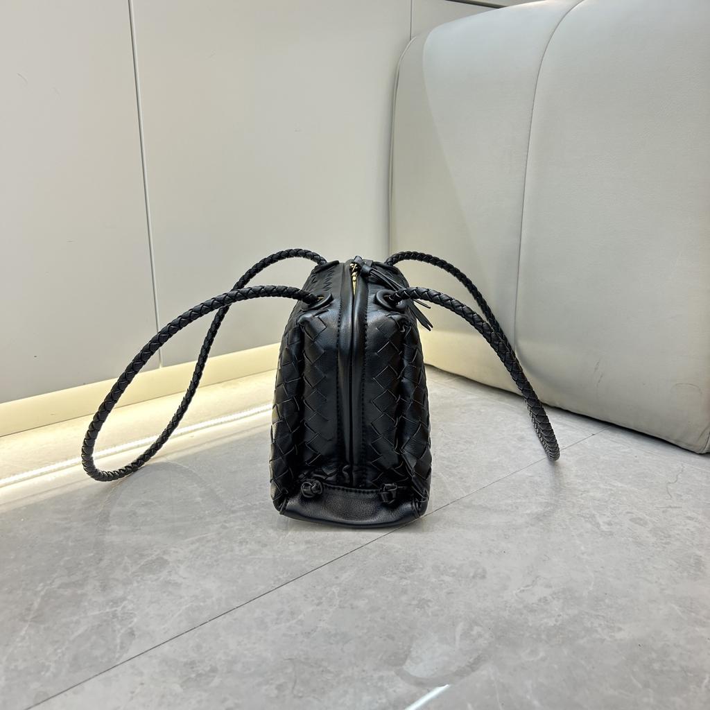 Cross-border Cowhide Woven Underarm Boston Women's Bag Practical High-end Pillow Bag Commuting Versatile Portable Shoulder Bag