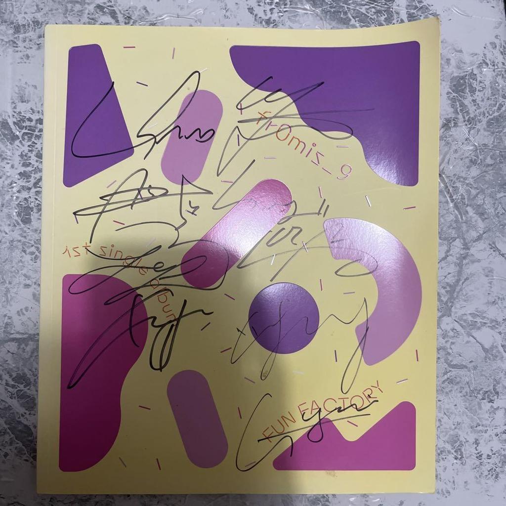 [USED] fromis_9 Signed Fun Factory