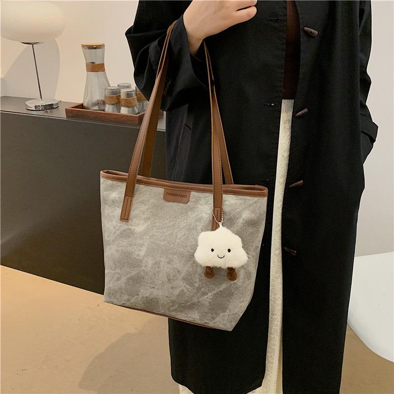 

Осень 2025 Ретро Универсальная Сумка-тоут: Модная, Простая и Атмосферная Сумка для Поездок.