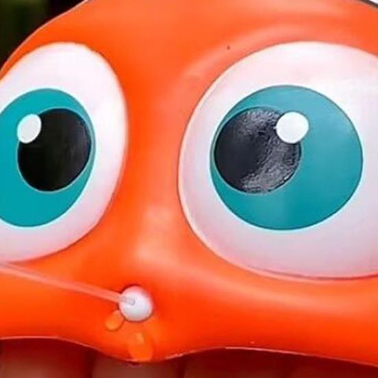 Practical Easy-using Play Bright Color Crocodile Shape Kid Water Splashing Toy Supply Sprayer