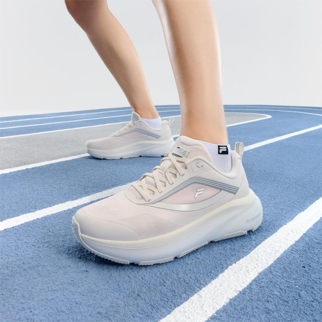 Fila Nuvole 2 Wygodne miejskie buty do biegania Damskie sneakersy Białe A12W421112FJS
