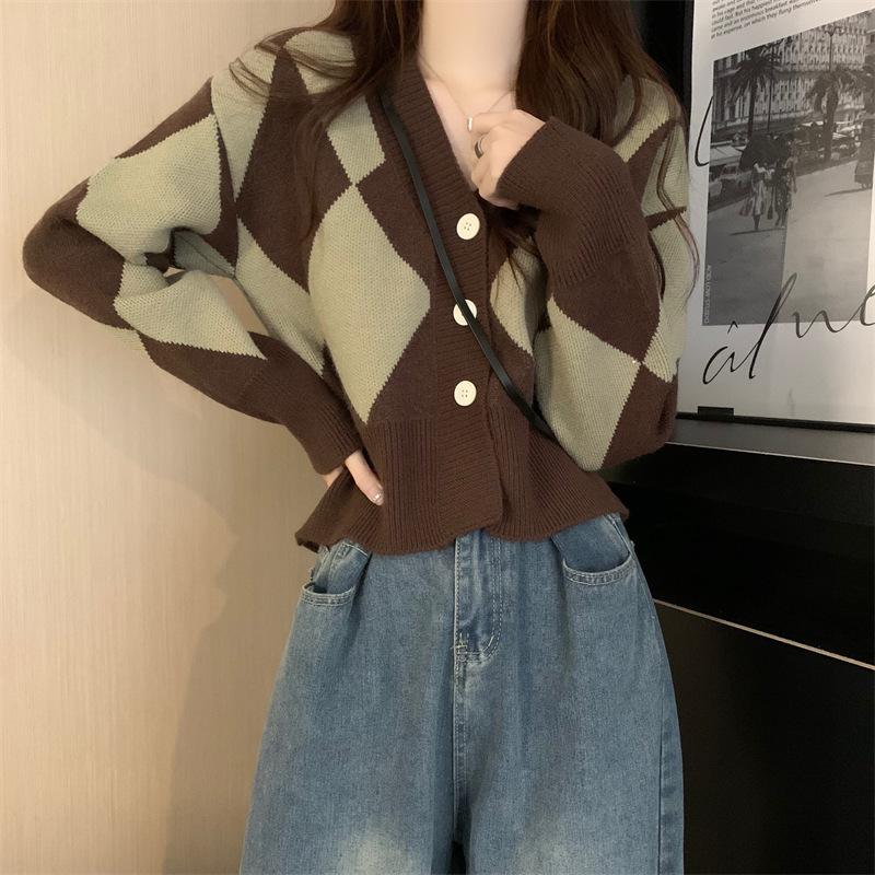 French Temperament Jacket Women's Spring and Autumn Design Sense Niche Casual Commuting Wind Green Rhombus V-neck Knitted Sweater