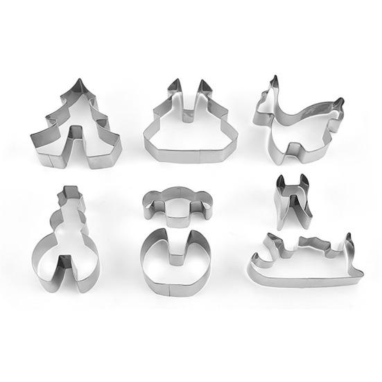8/10/18/24Pcs Stainless Steel Cookie Cutter Set 3D Shape Design Various Patterns Holiday Cookie Mold Christmas Gift Baking Tool