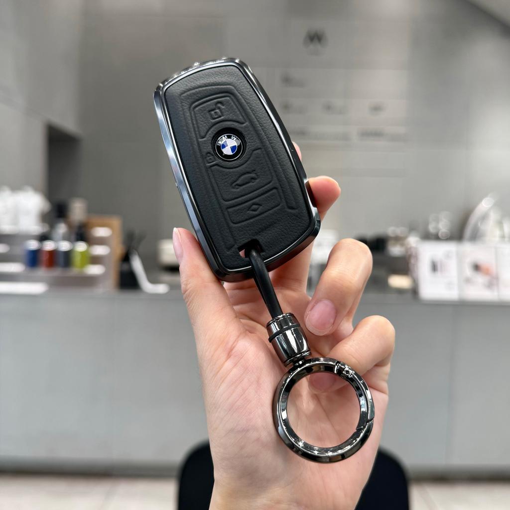 BAES5 New 2025 NEW Metal Car Key Case Cover Shell Fob For BMW i7 X7 G07 LCI iX I20 X1 U11 7 Series G70 G09 XM U06 G81 M3 2023 Protecto