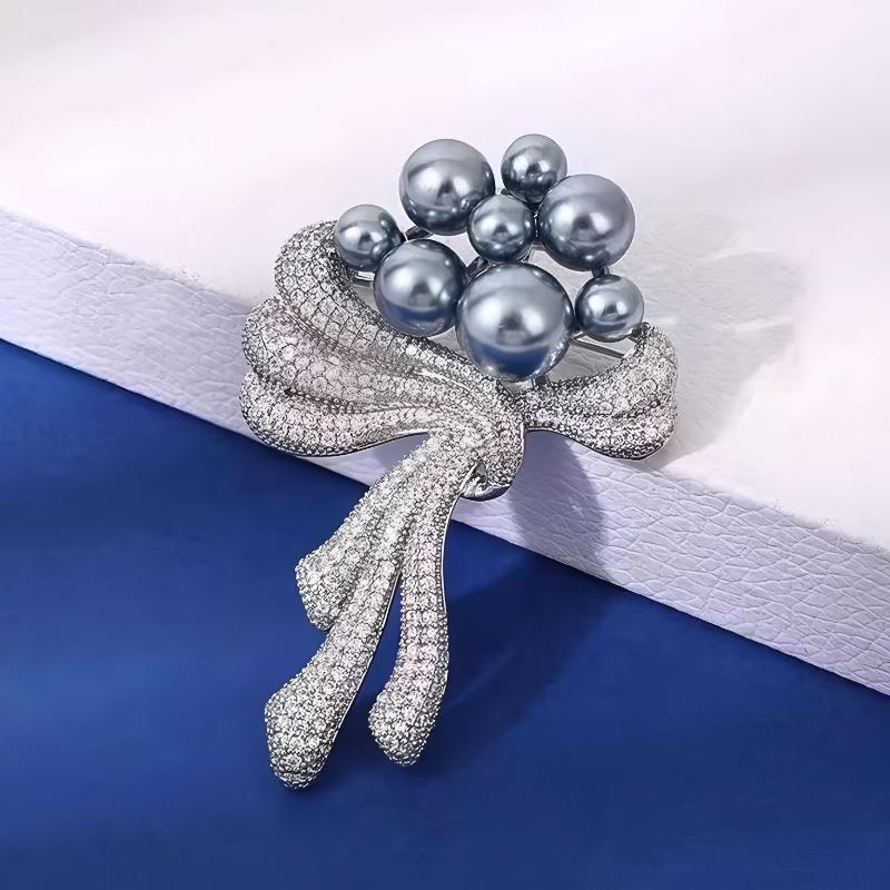 Light Luxury Hand-held Bouquet Brooch, Feminine Pearl Brooch, Elegant and Exquisite Brooch