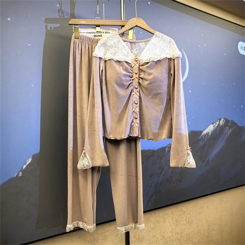 Damen Trendiger Herbst/Winter Pyjama mit Brustpolstern - Gemütliche, elegante und stilvolle Fleece-Homewear